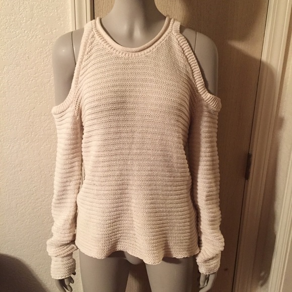 Absolutely Creative Worldwide Sweaters - Absolutely Creative Cold-Shoulder sweater